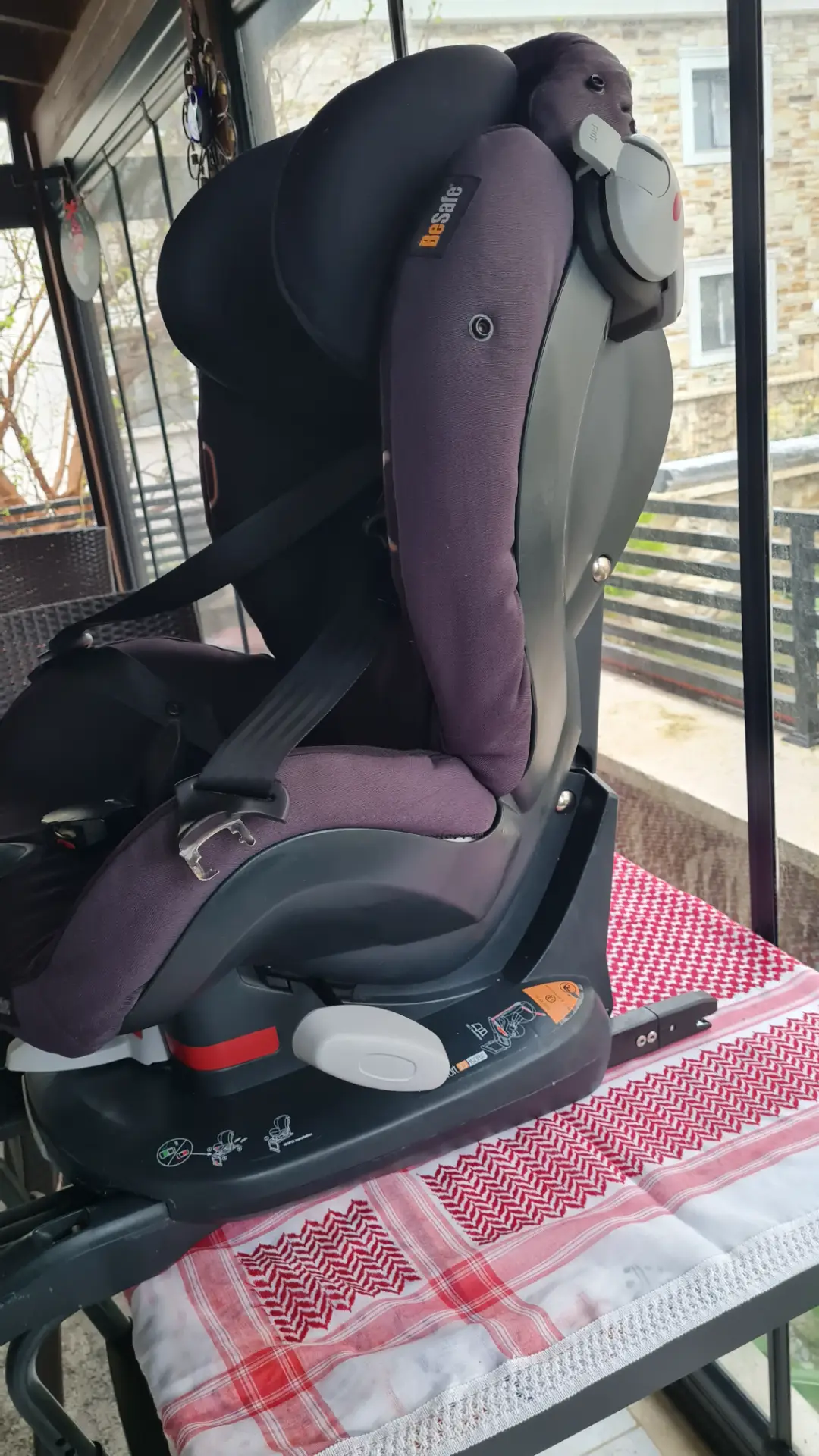 Besafe isofixli araç koltuğu 9-18kg görseli 4