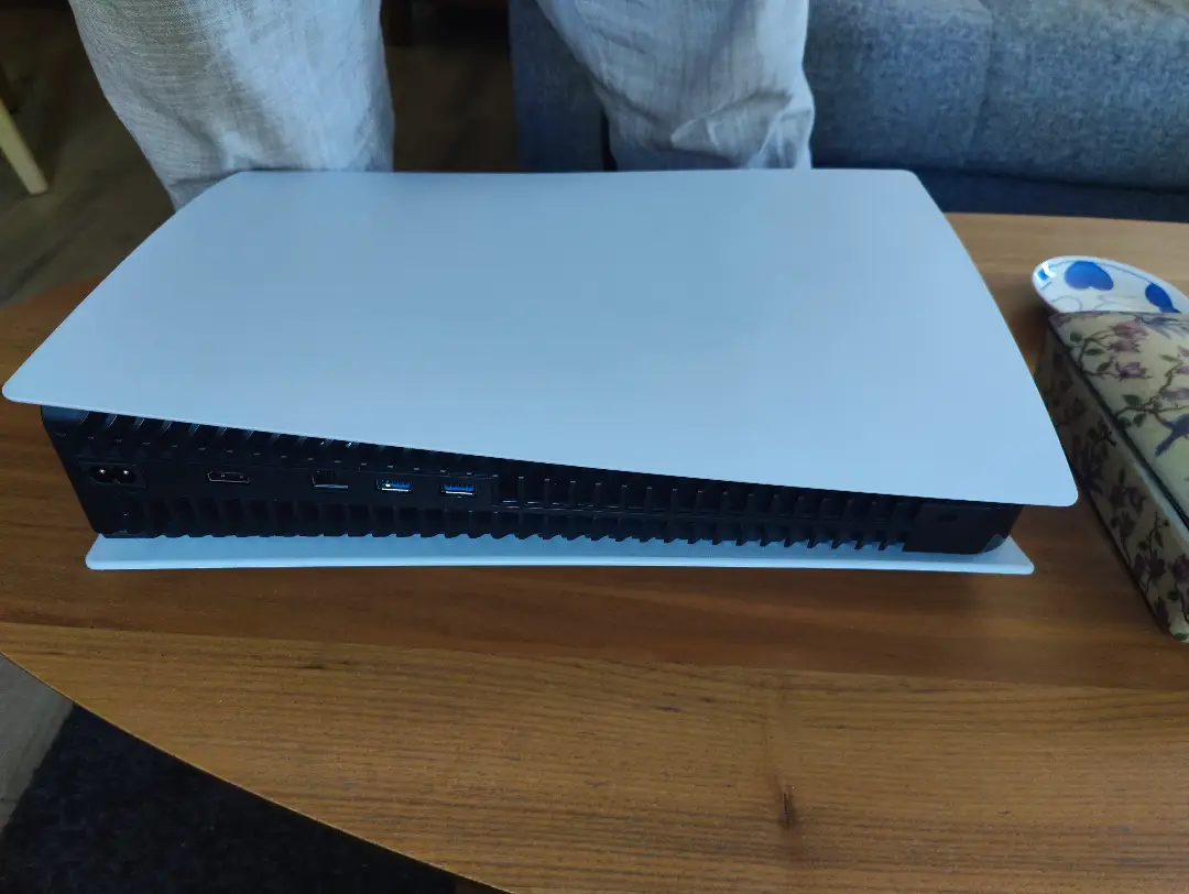 PS5 Dijital Sürüm 825GB (kumandasız)