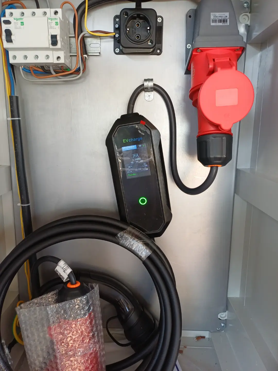 Elektrik, Havuz, Kamera, Teknik, Tüm işleriniz itina ile yapılır.Aden Teknik görseli 3
