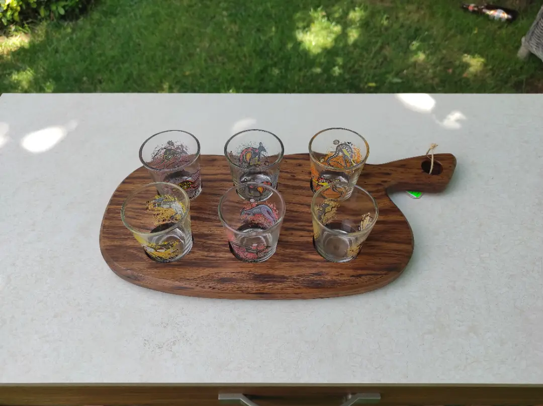 "Shot bardaklı" Sunum Tahtası