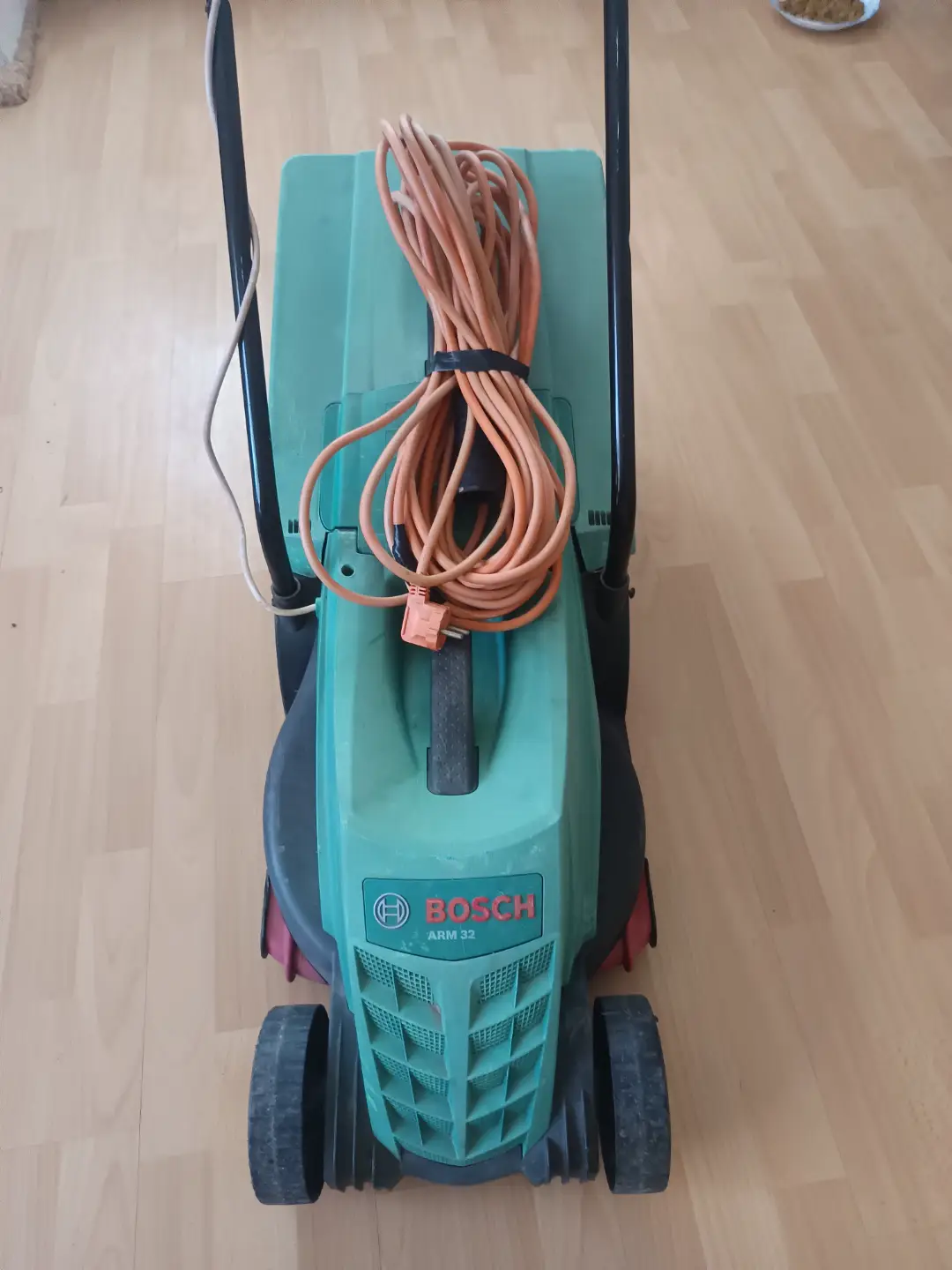 Bosch marka çim biçme makina